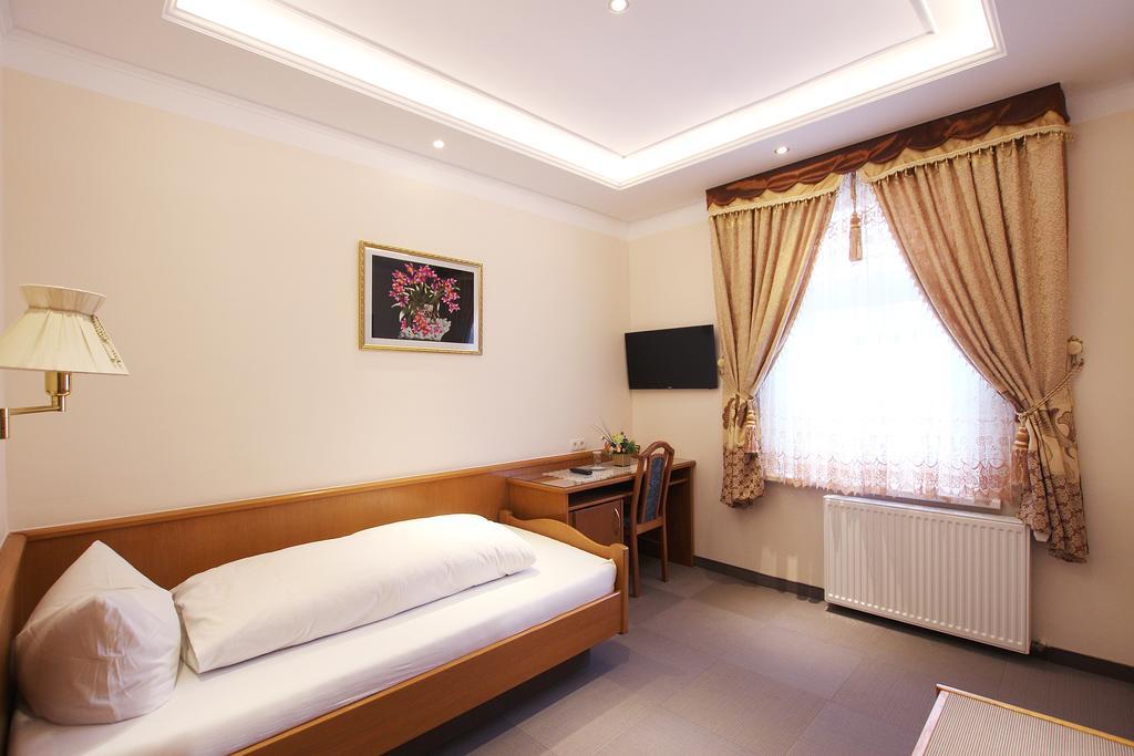 Hotel Europaeischer Hof Elsterwerda Екстериор снимка